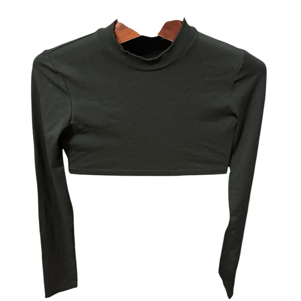 Black Long SleevePuma size L Crop Top used once,like new